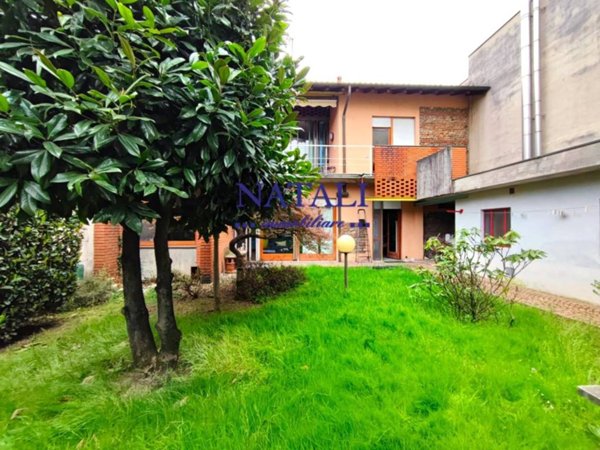 casa indipendente in vendita a Legnano