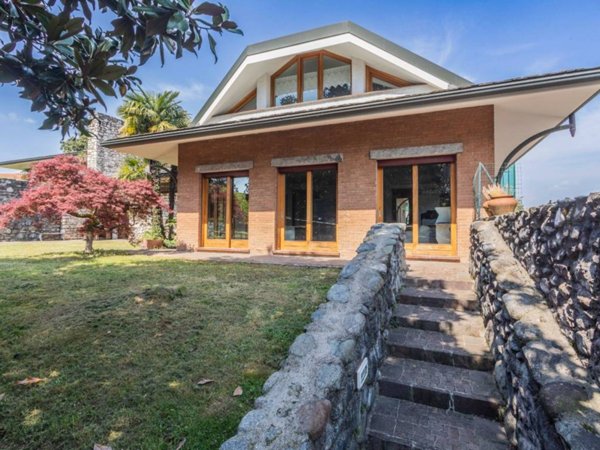 casa indipendente in vendita a Legnano