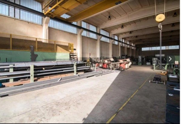 capannone in vendita a Legnano