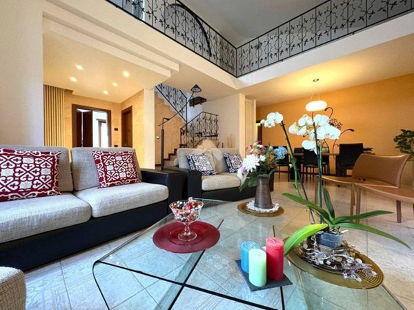 casa indipendente in vendita a Legnano