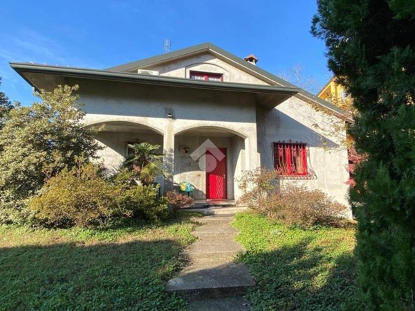 casa indipendente in vendita a Legnano