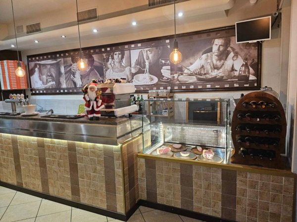 negozio in vendita a Legnano