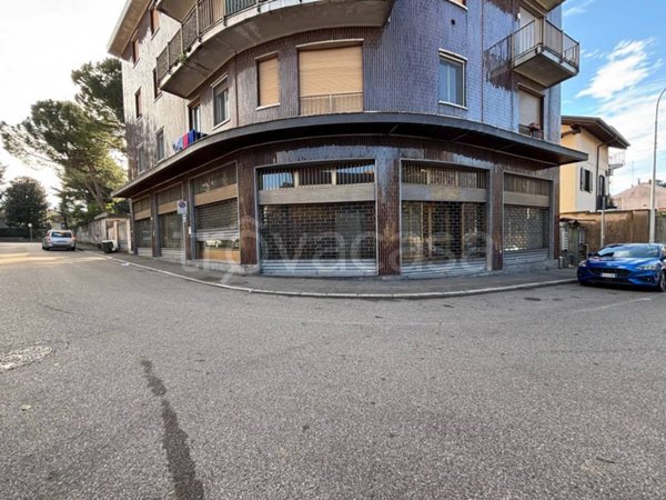 negozio in vendita a Legnano