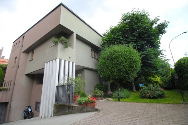 casa indipendente in vendita a Legnano