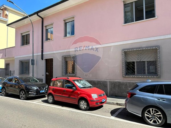 casa indipendente in vendita a Legnano