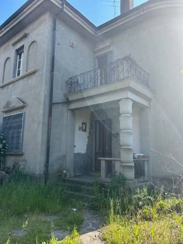 casa indipendente in vendita a Legnano