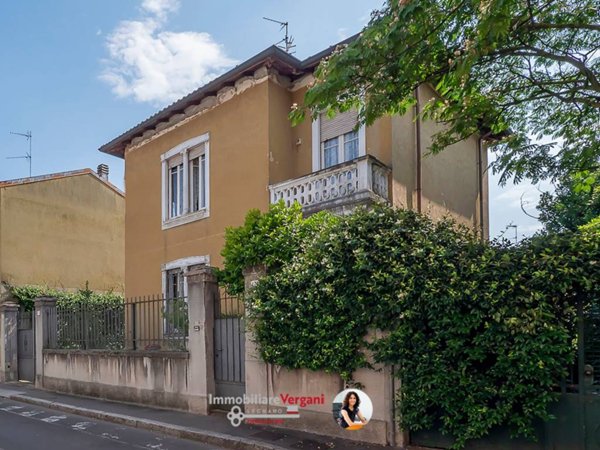 casa indipendente in vendita a Legnano