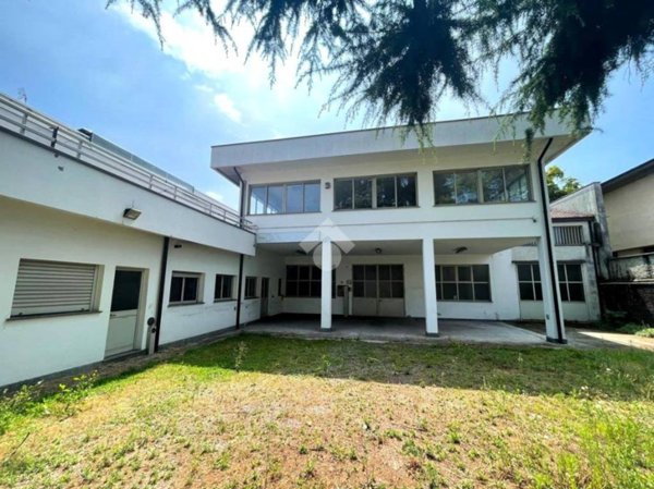 villa in vendita a Legnano