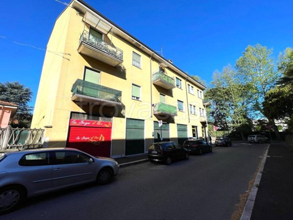 negozio in vendita a Legnano