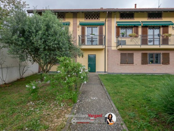 casa indipendente in vendita a Legnano