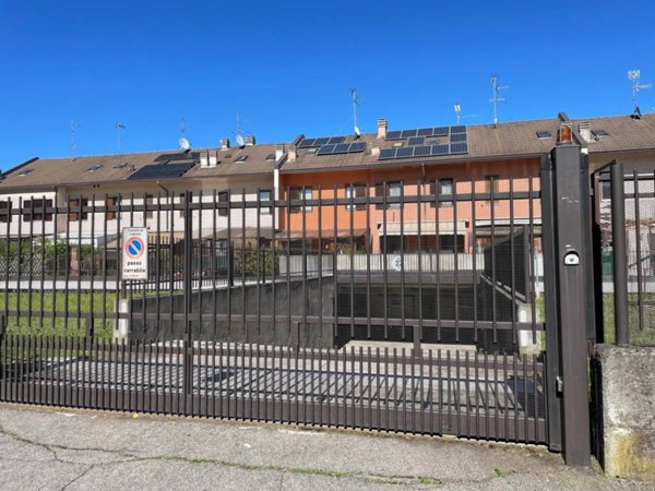 casa indipendente in vendita a Legnano