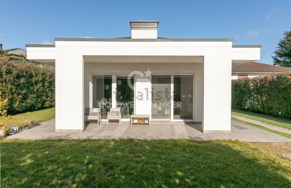 casa indipendente in vendita a Legnano