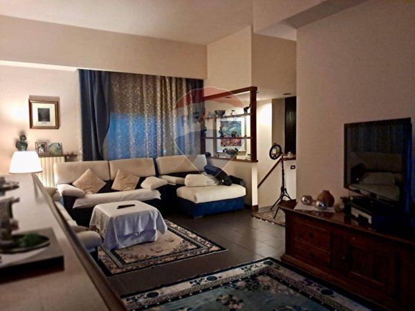casa indipendente in vendita a Legnano