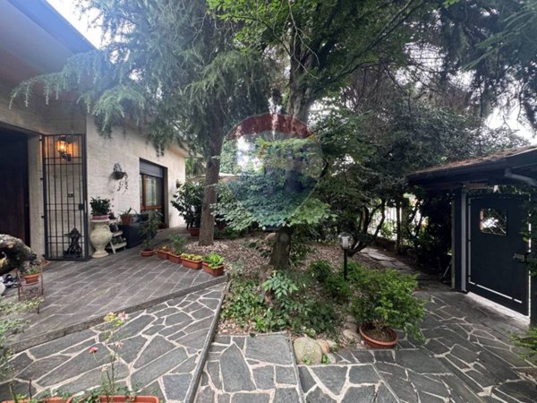 casa indipendente in vendita a Legnano