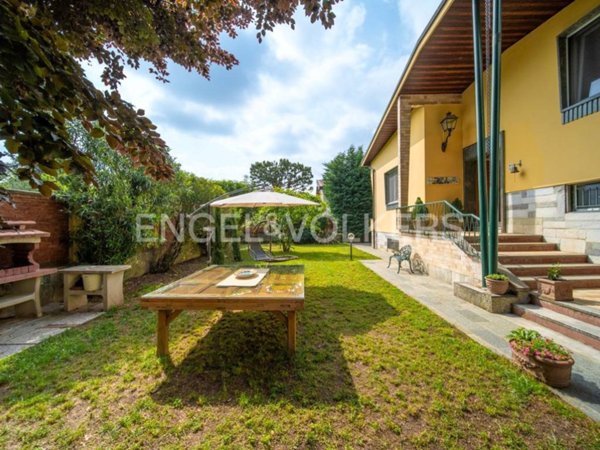 casa indipendente in vendita a Legnano