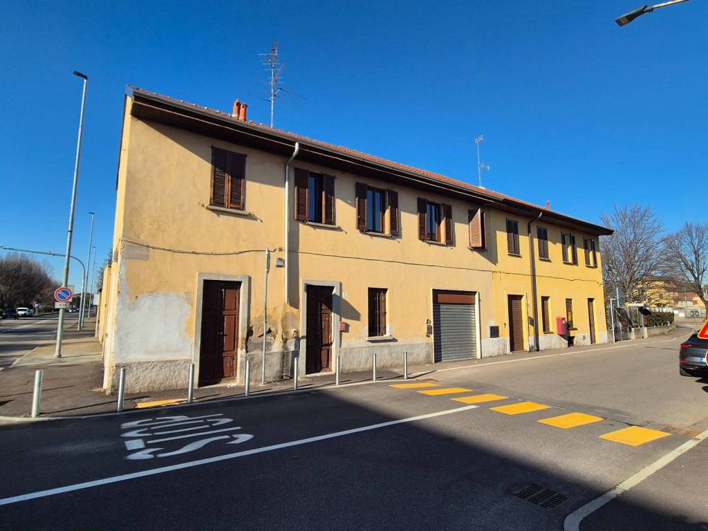 casa indipendente in vendita a Legnano