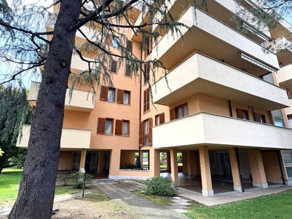 ufficio in vendita a Legnano