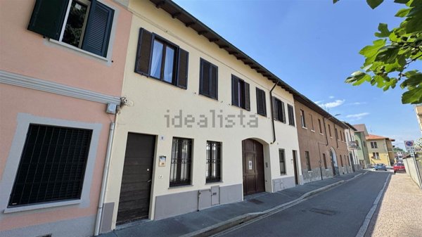 casa indipendente in vendita a Legnano