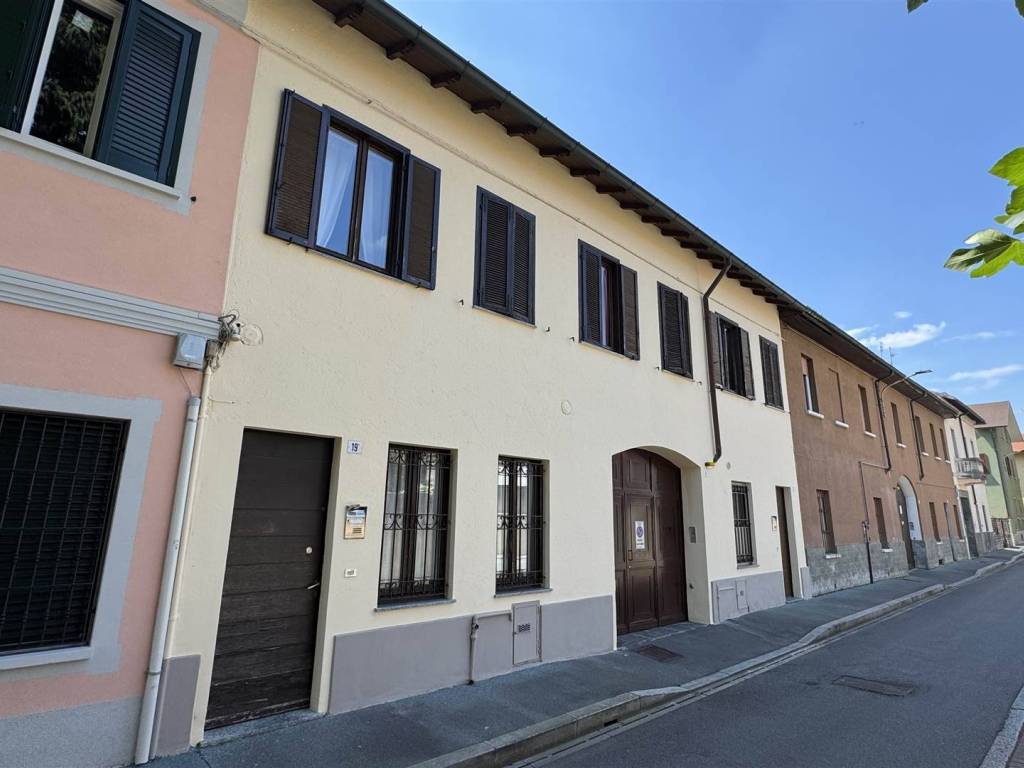 casa indipendente in vendita a Legnano