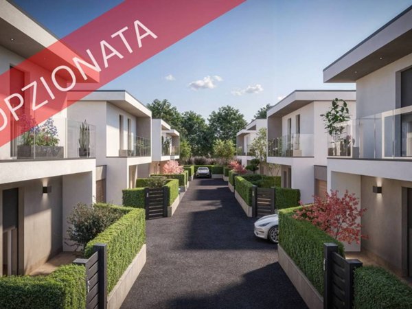 casa indipendente in vendita a Legnano
