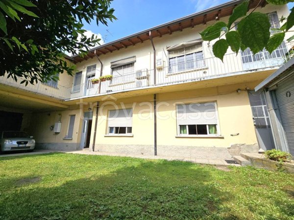 casa indipendente in vendita a Legnano