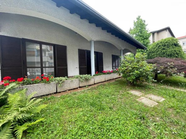 casa indipendente in vendita a Legnano