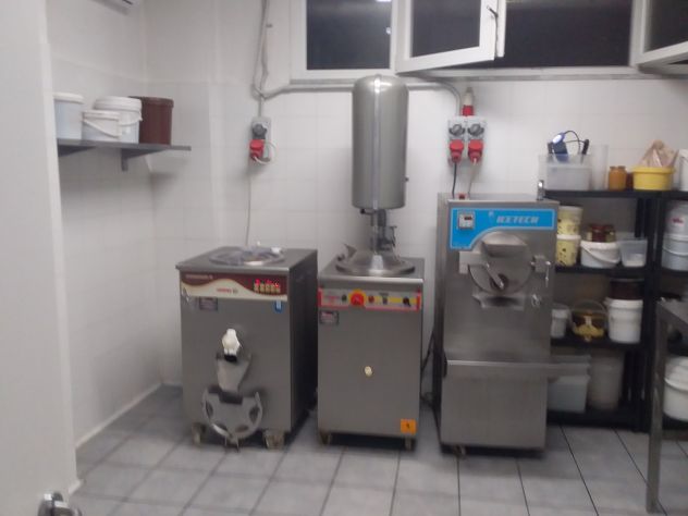 negozio in vendita a Legnano