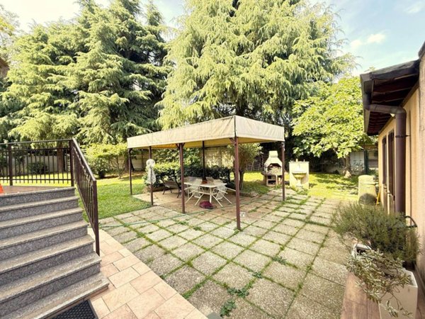 casa indipendente in vendita a Legnano
