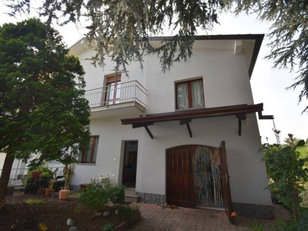 casa indipendente in vendita a Legnano