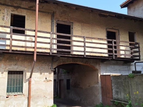casa indipendente in vendita a Legnano