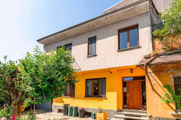 casa indipendente in vendita a Legnano