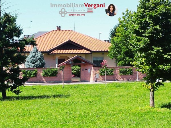 casa indipendente in vendita a Legnano