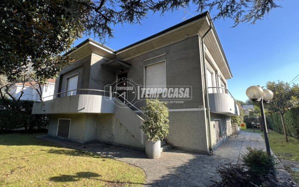 casa indipendente in vendita a Legnano