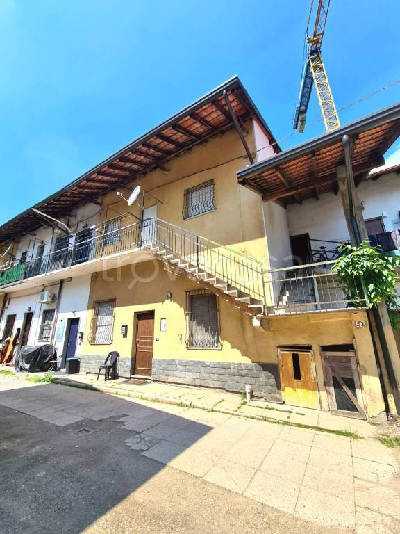 casa indipendente in vendita a Legnano