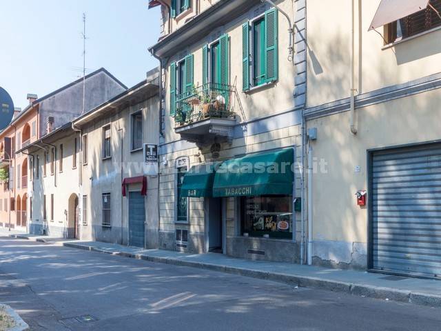 negozio in vendita a Legnano