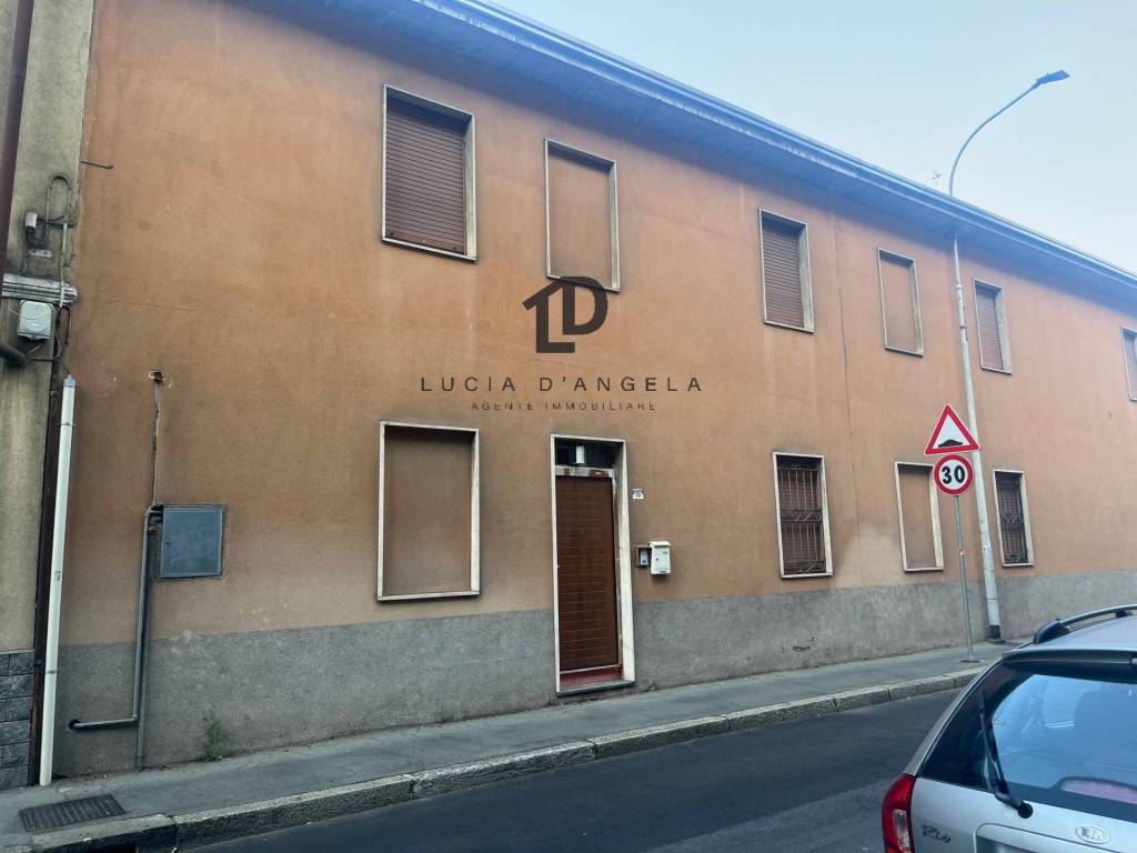 casa indipendente in vendita a Legnano