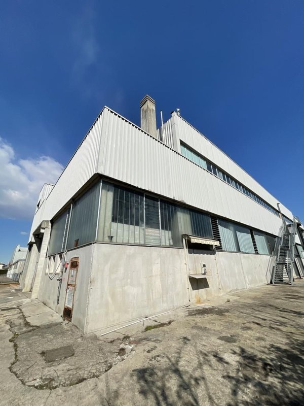 capannone in vendita a Legnano