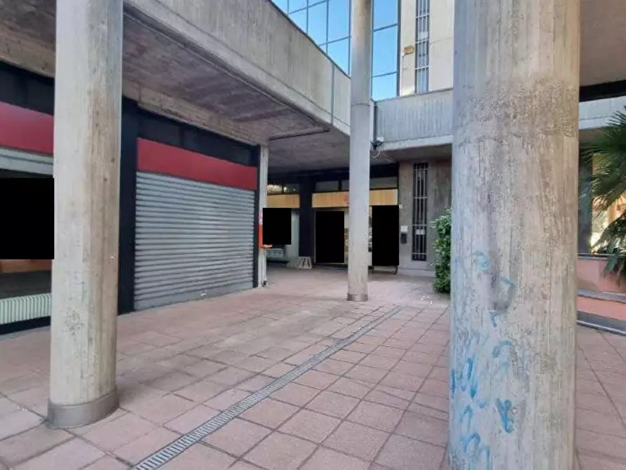 negozio in vendita a Legnano