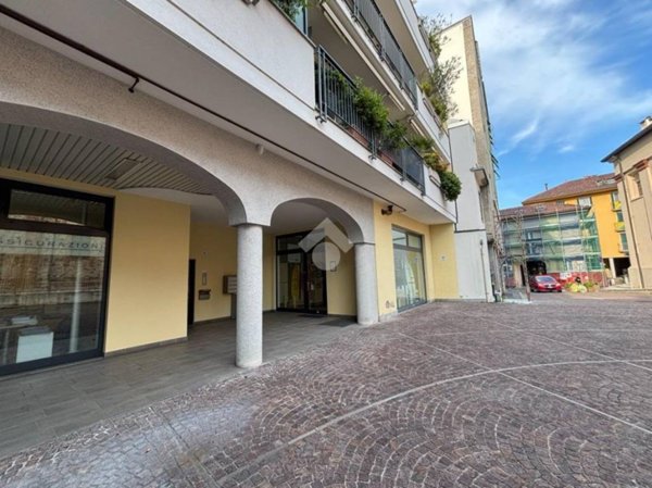 negozio in vendita a Legnano