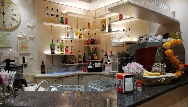 negozio in vendita a Legnano