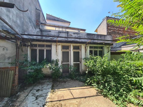 casa indipendente in vendita a Legnano