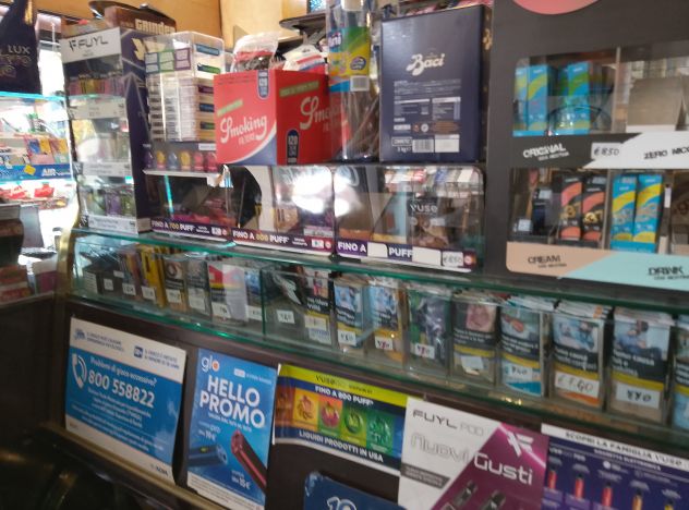 negozio in vendita a Legnano
