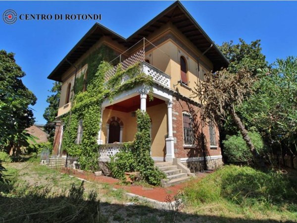 casa indipendente in vendita a Legnano