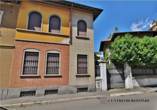 casa indipendente in vendita a Legnano
