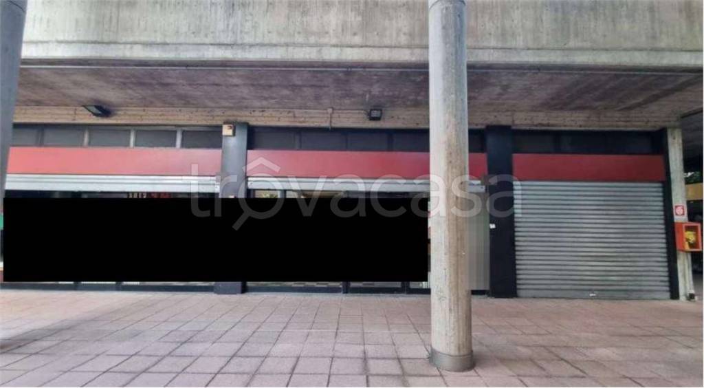 negozio in vendita a Legnano