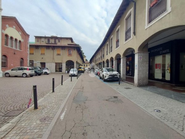 ufficio in vendita a Legnano