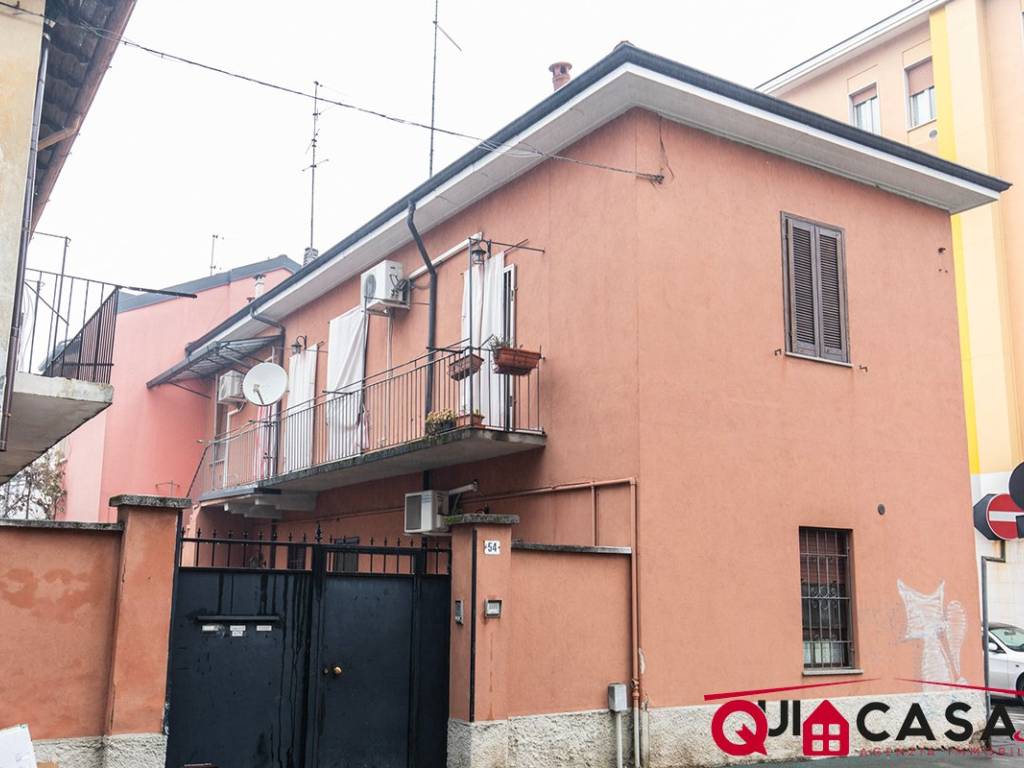 casa indipendente in vendita a Legnano