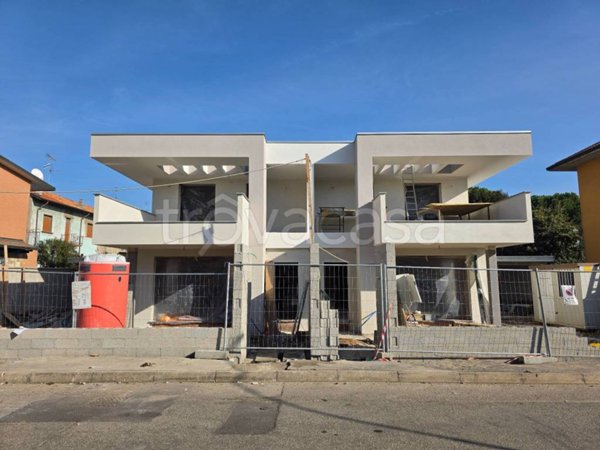 casa indipendente in vendita a Legnano