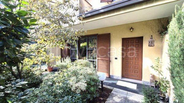casa indipendente in vendita a Legnano
