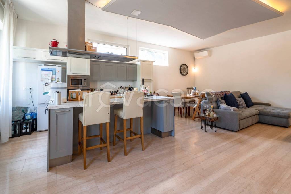 casa indipendente in vendita a Legnano